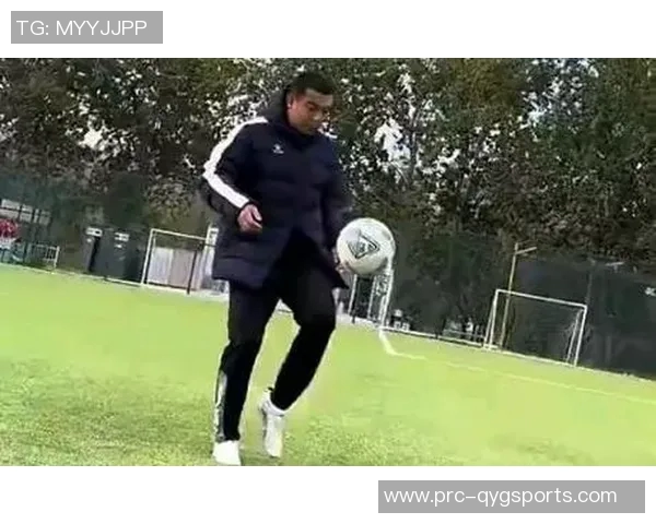 教你踢足球的男生带你领略足球的魅力与技巧提升之旅